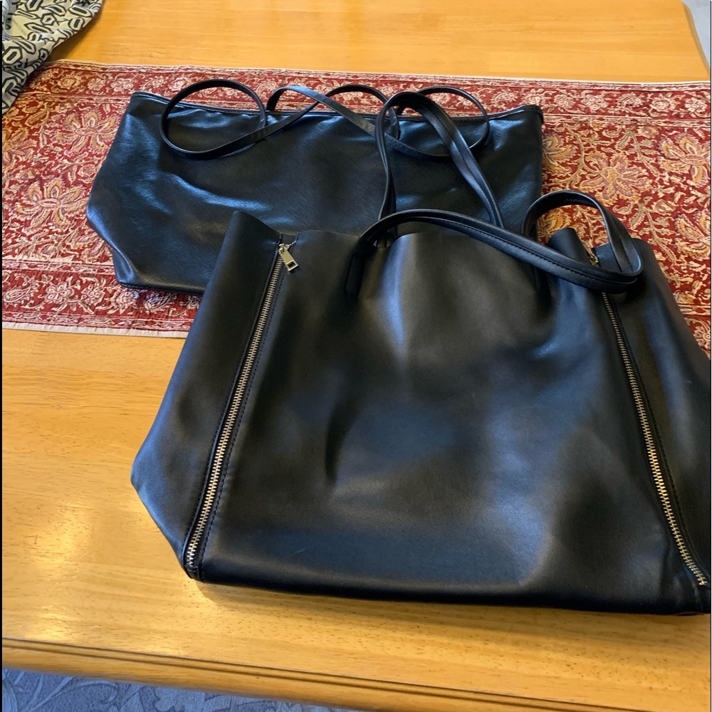 2 black Totes